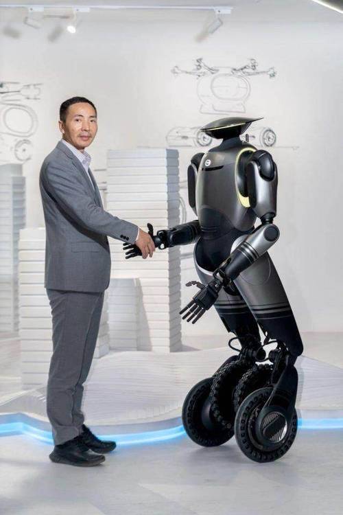 杨德龙：人形机器人是“AI+消费”最好的落地场景